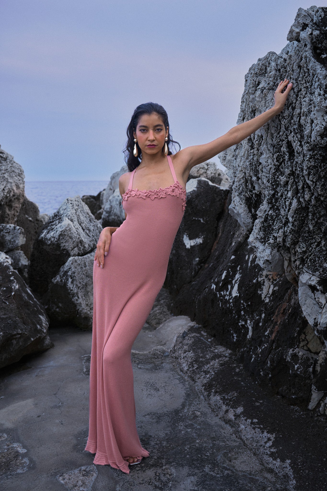 鉤織花朵針織洋裝 – 玫瑰粉