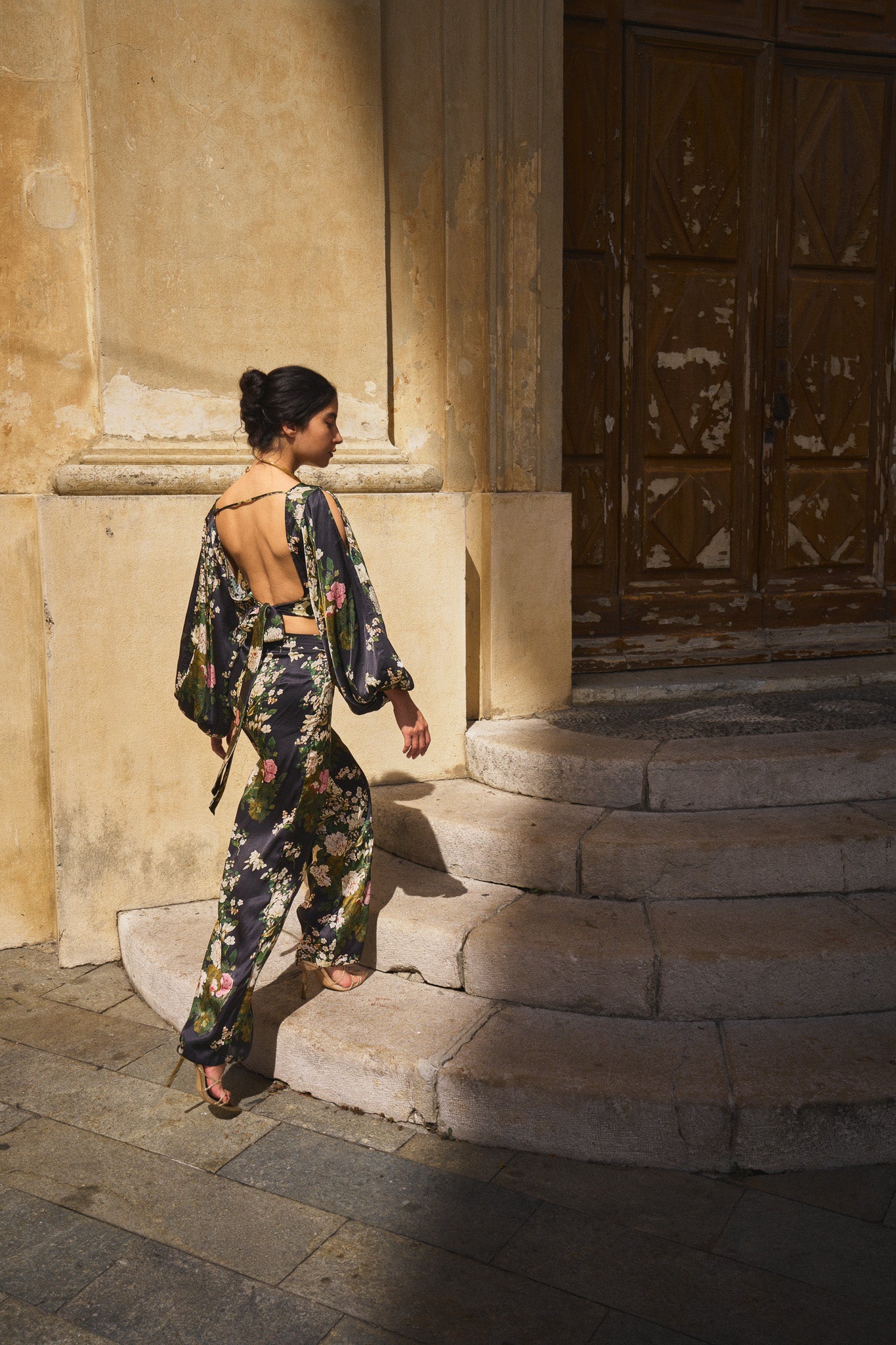 Straight-Leg Pants with Chinese Peony Print – Black