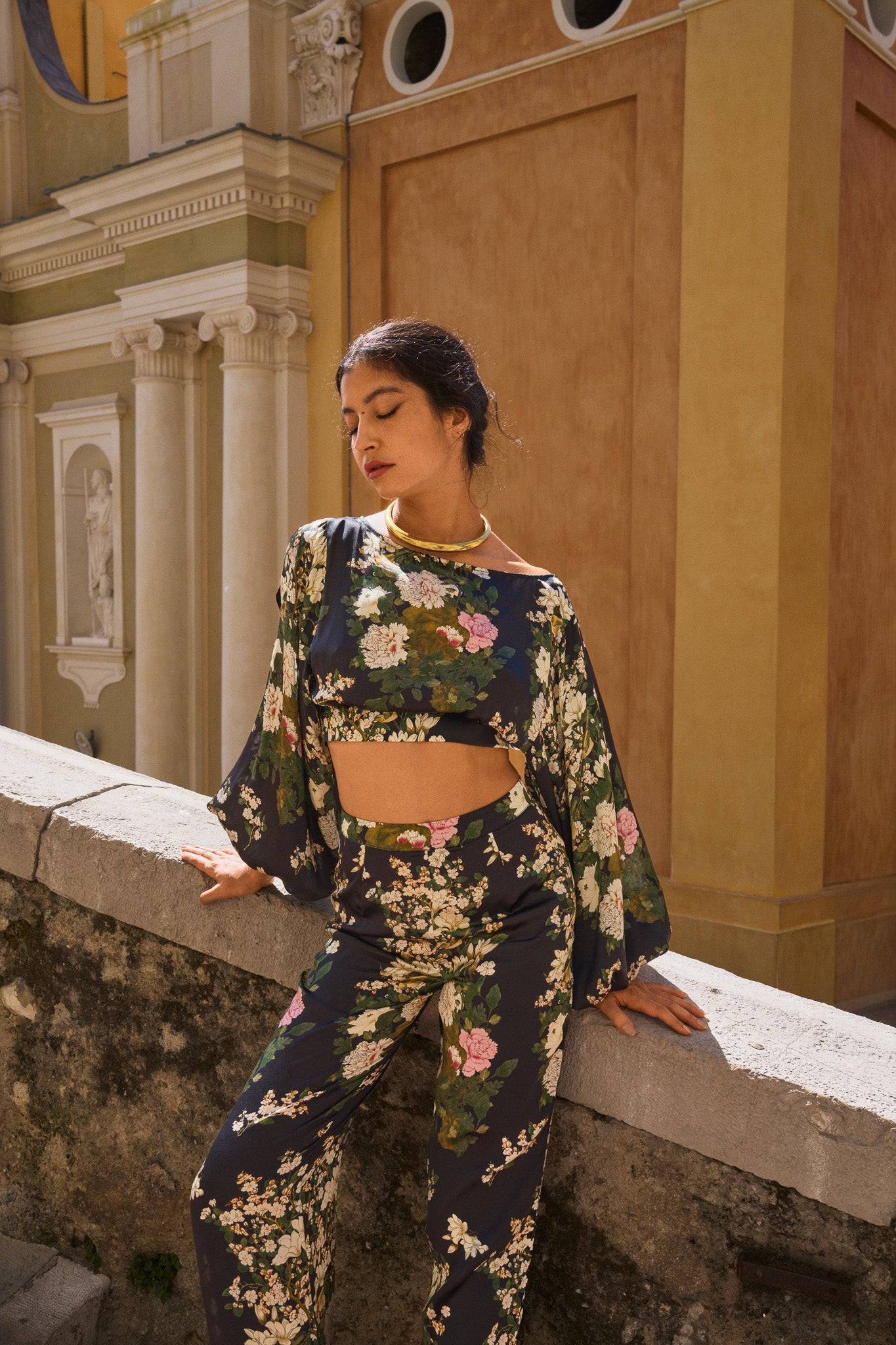 Straight-Leg Pants with Chinese Peony Print – Black