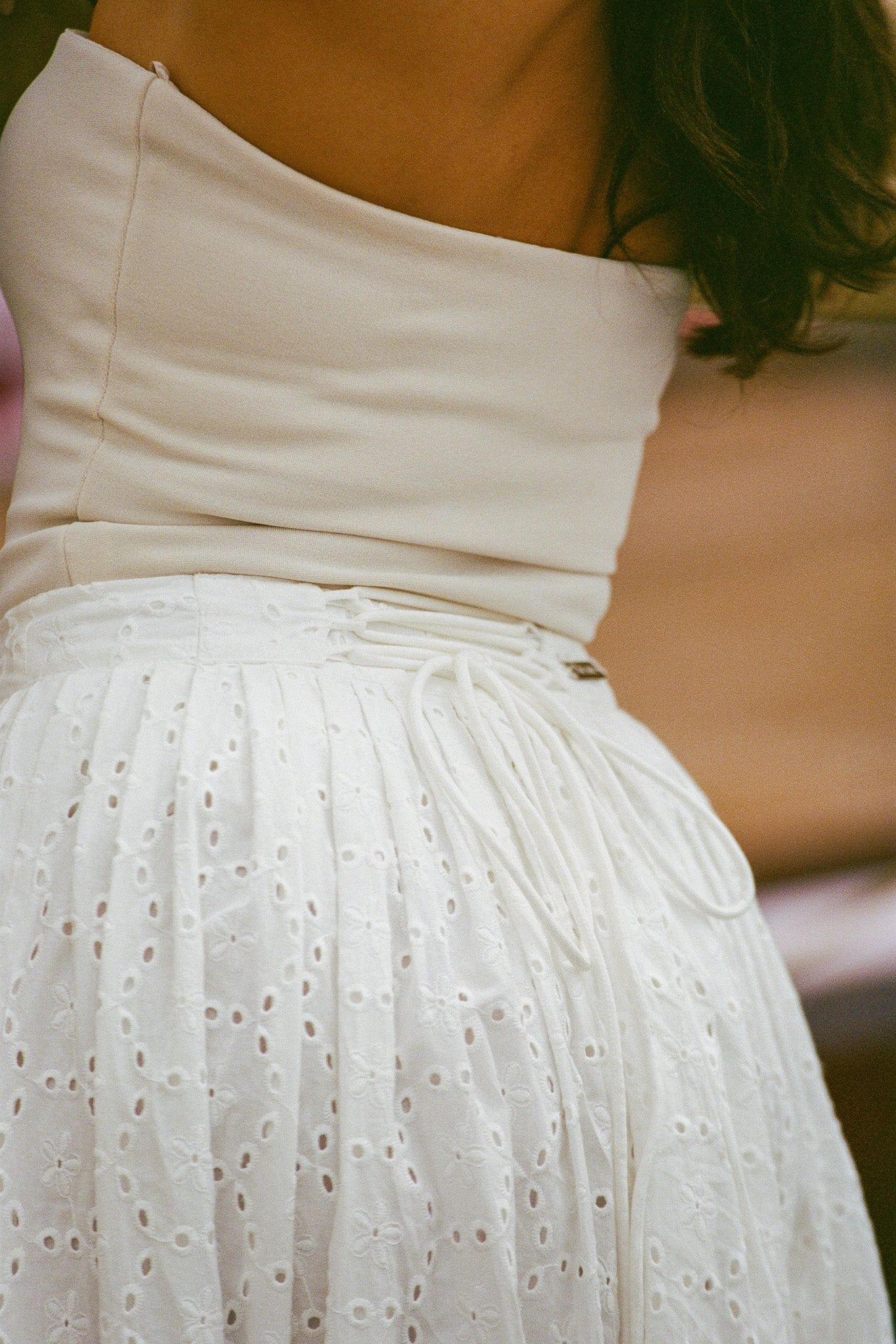 Pleated embroidered cotton skirt - White