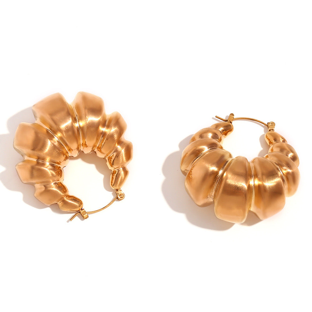 Giant croissant earrings - Gold plated