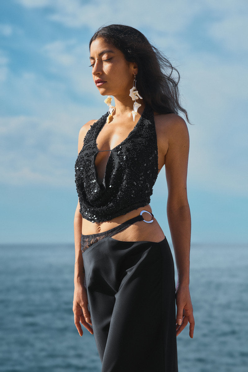 Cut-out skirt with lace – black